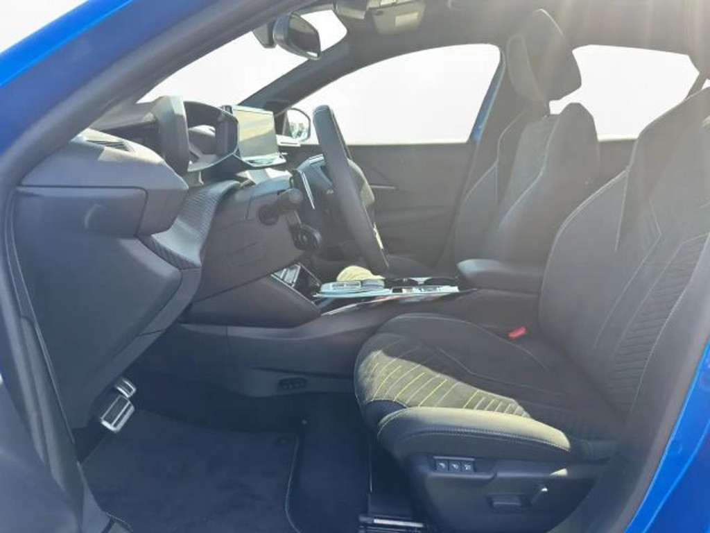 Peugeot e-208