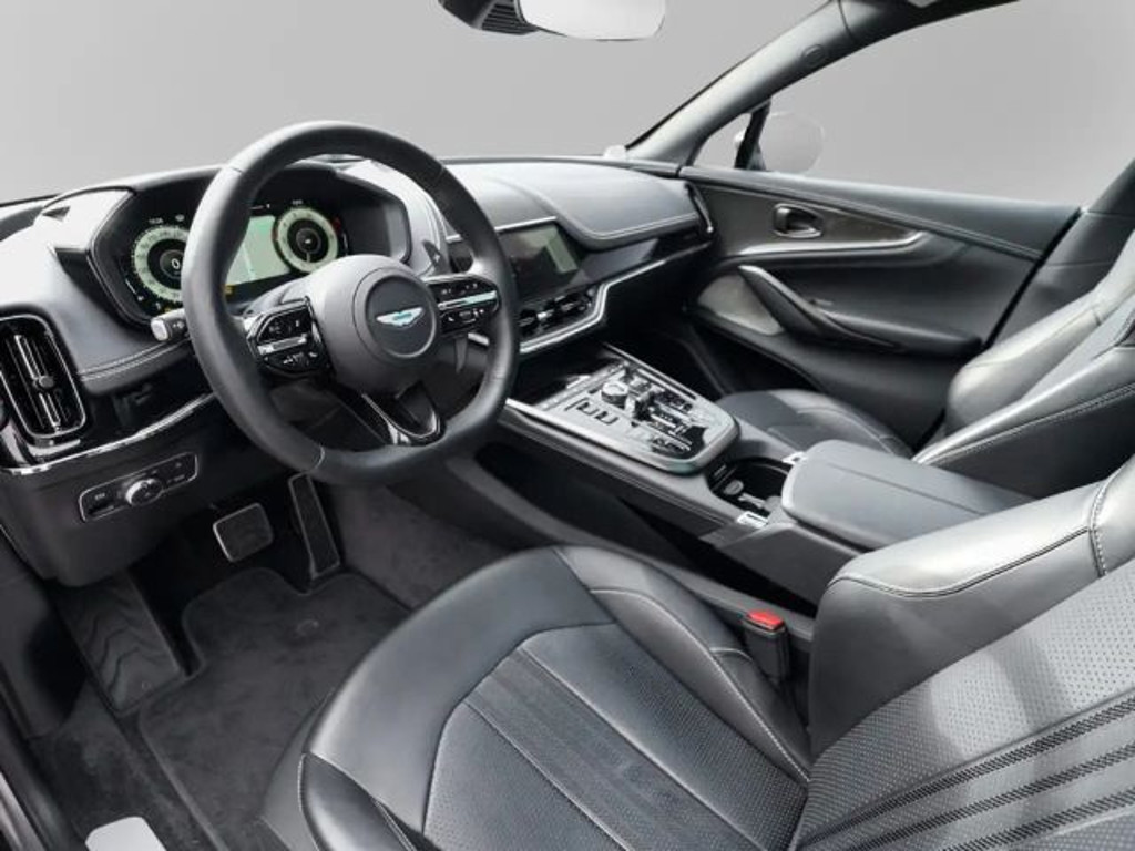 Aston Martin DBX