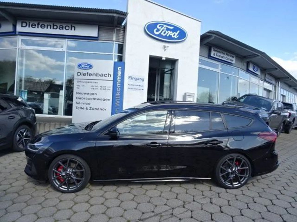Ford Focus EcoBoost Wagon ST Line