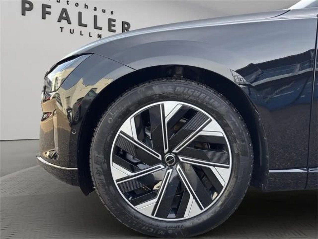 Volvo ES90