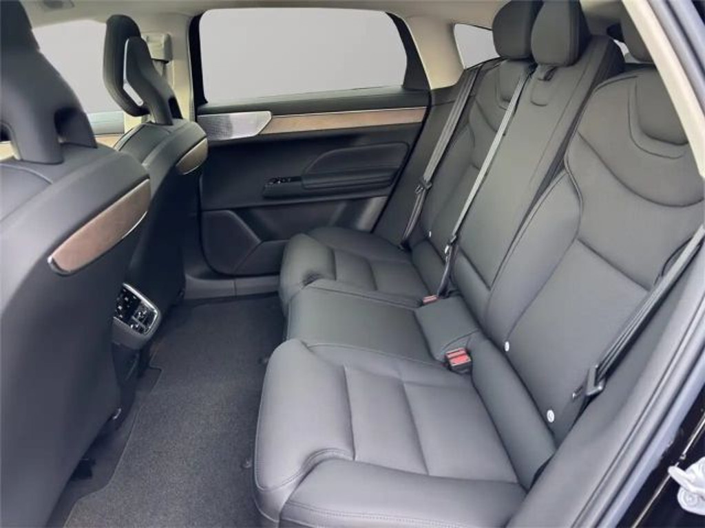 Volvo ES90