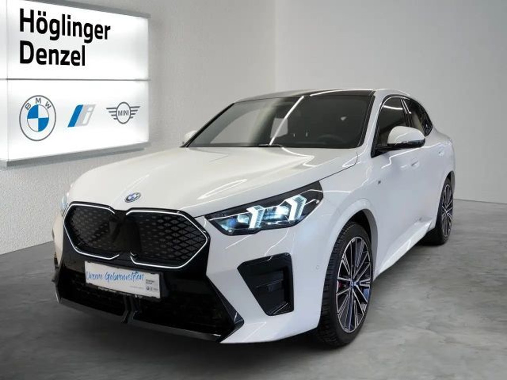 BMW iX2 xDrive30