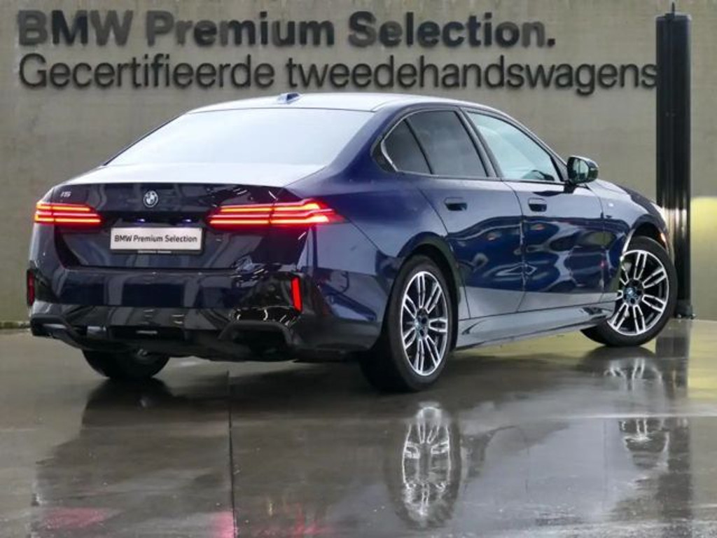 BMW i5