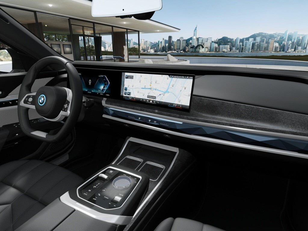 BMW i7