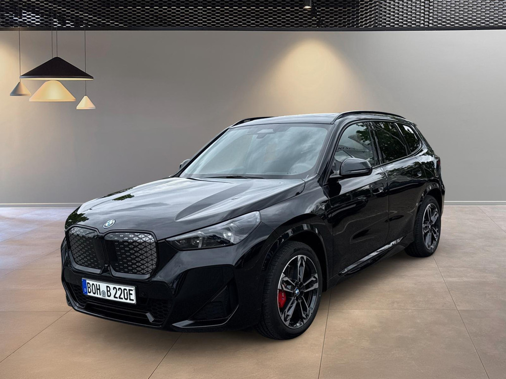 BMW iX1