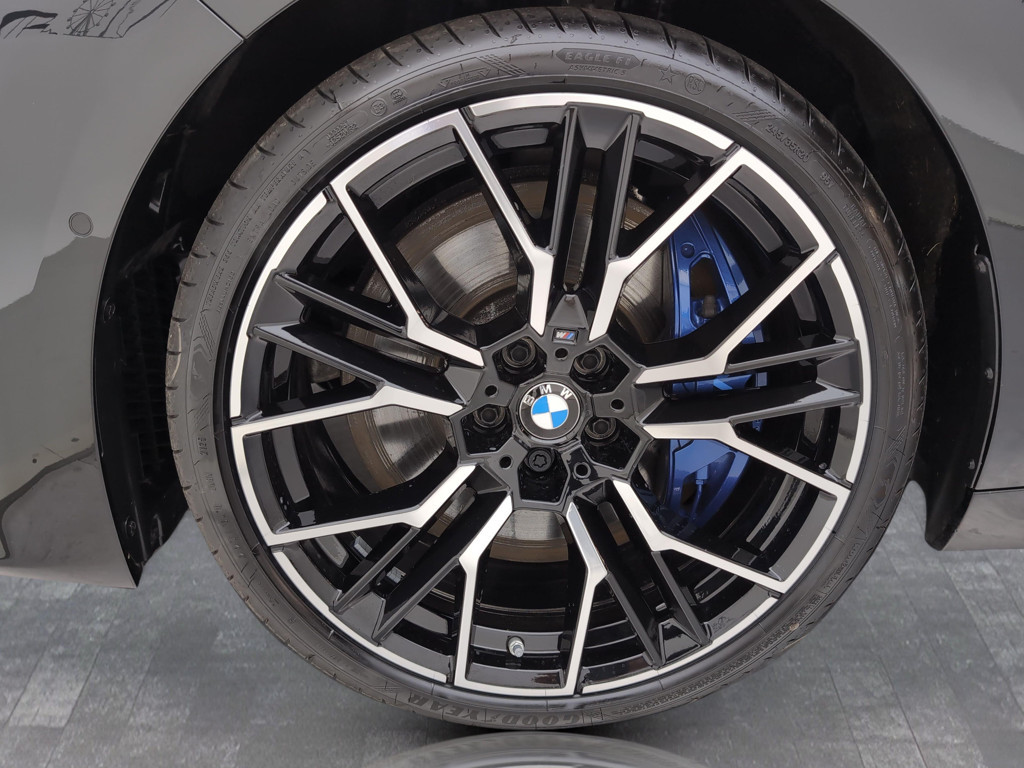 BMW M850