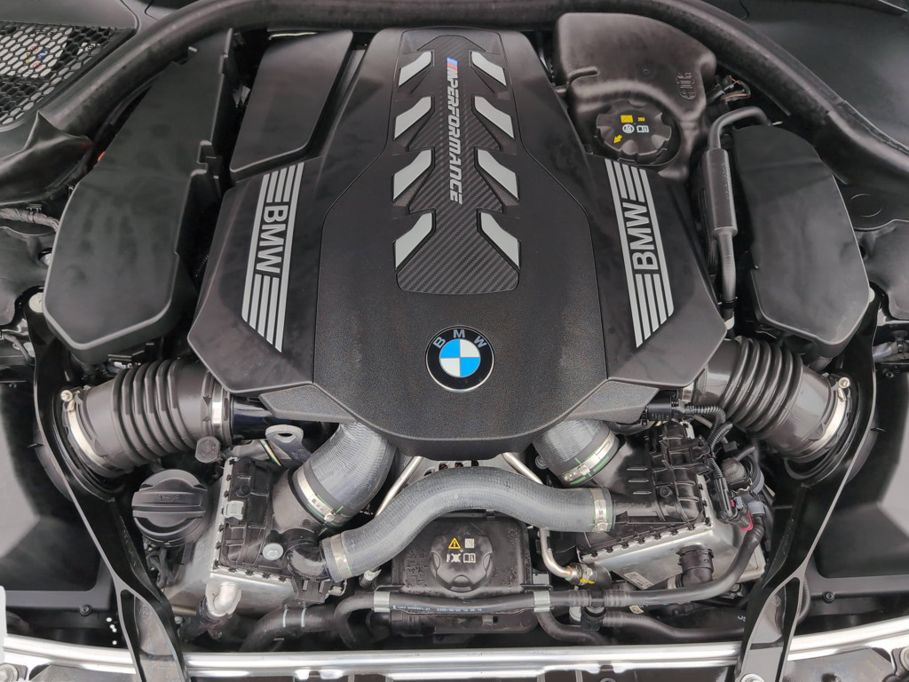 BMW M850