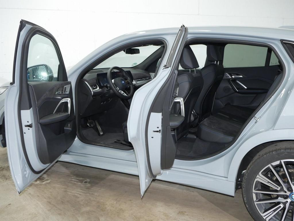 BMW iX2