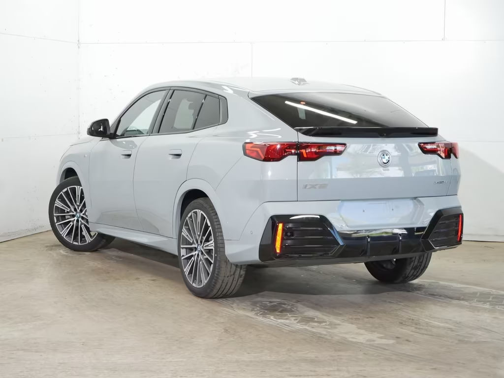 BMW iX2