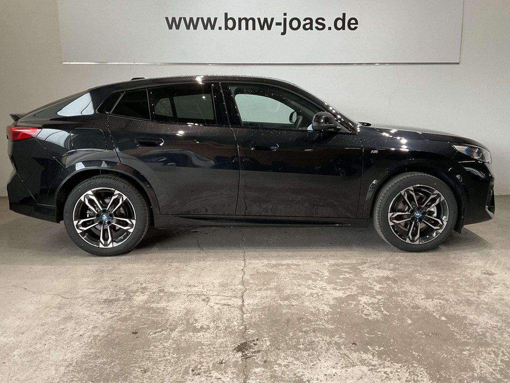 BMW iX2
