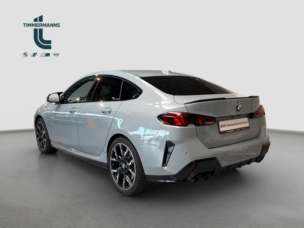 BMW M235
