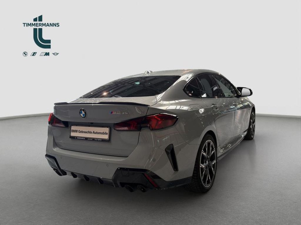 BMW M235