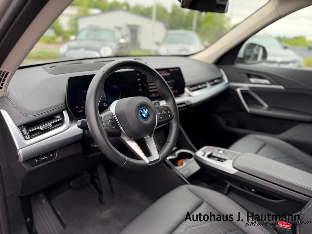 BMW iX1