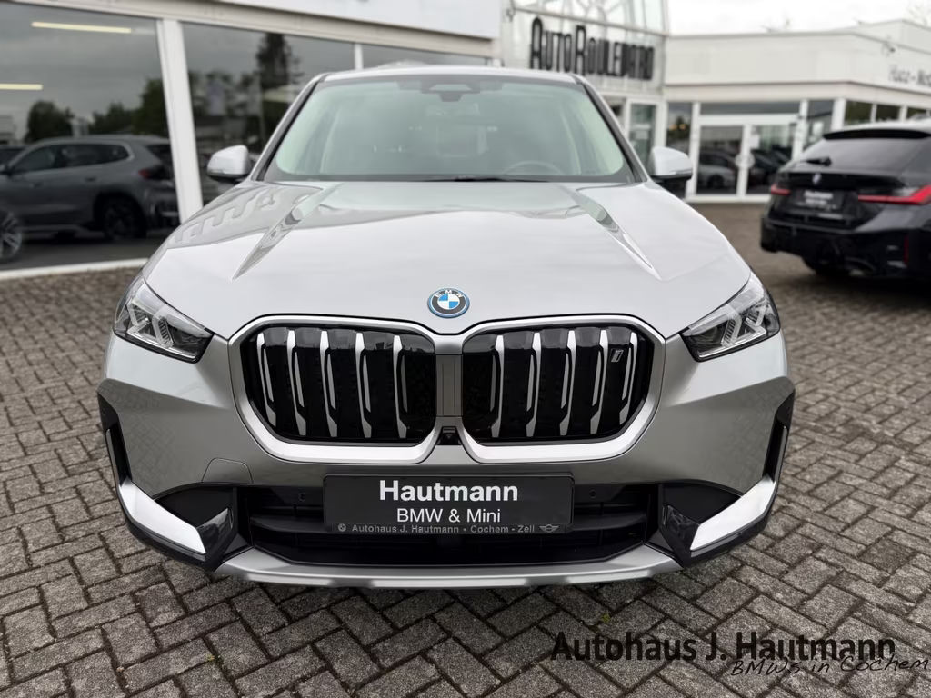 BMW iX1