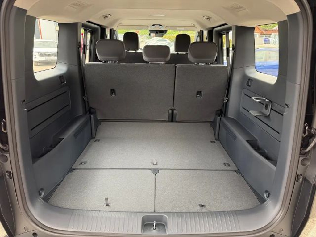 Kia PV5 Passenger