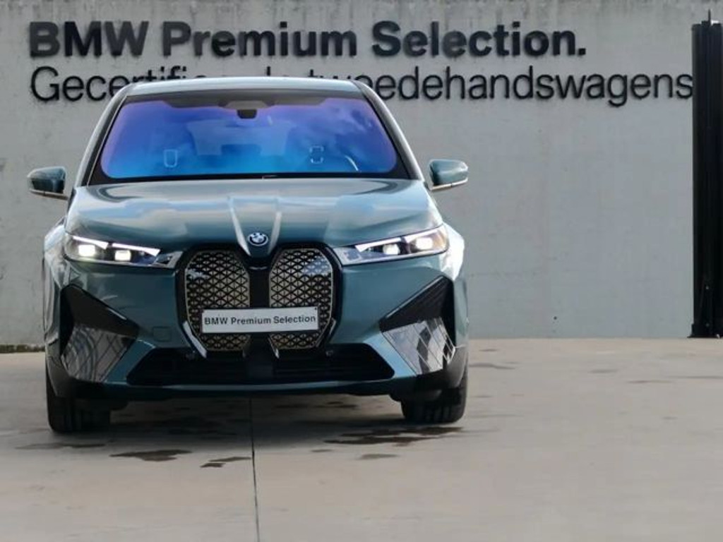BMW iX