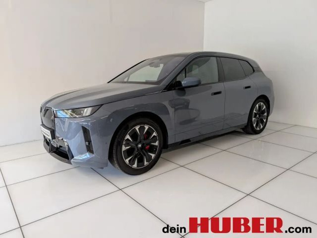 BMW iX xDrive45