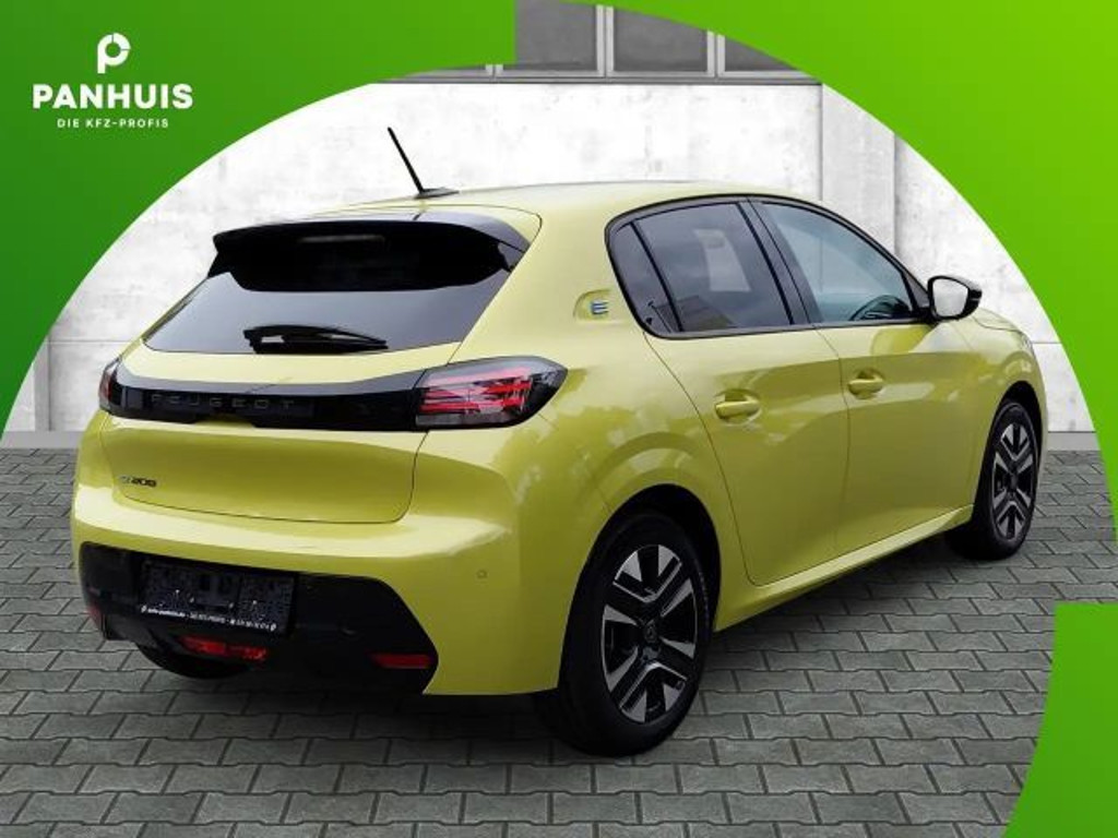 Peugeot e-208