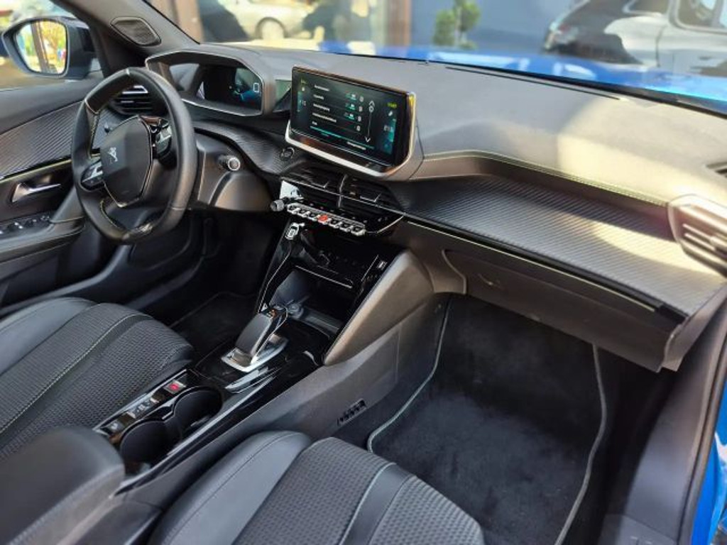 Peugeot e-2008