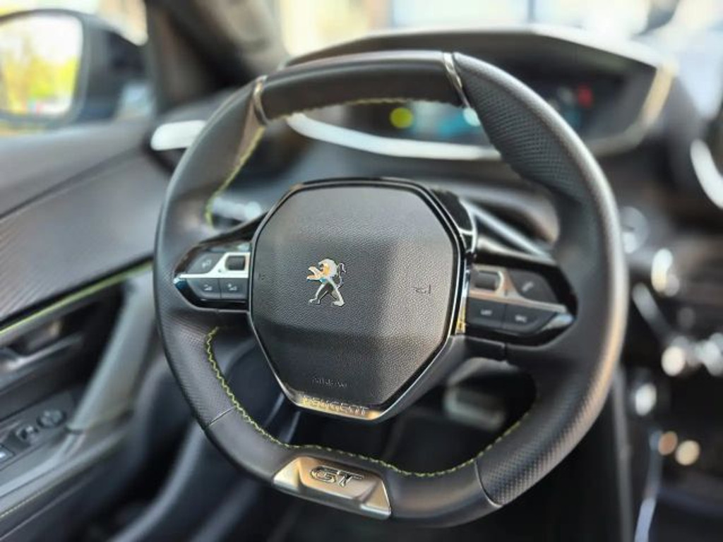 Peugeot e-2008