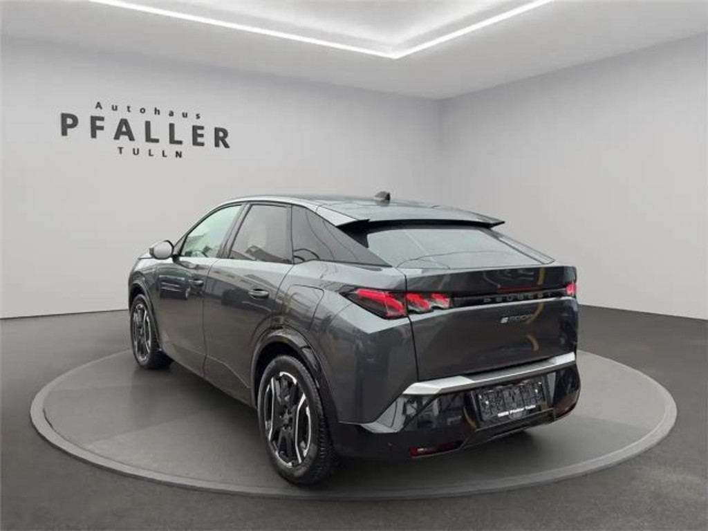 Peugeot E-3008