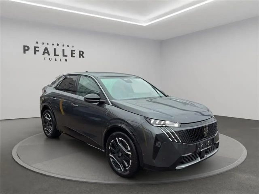 Peugeot E-3008