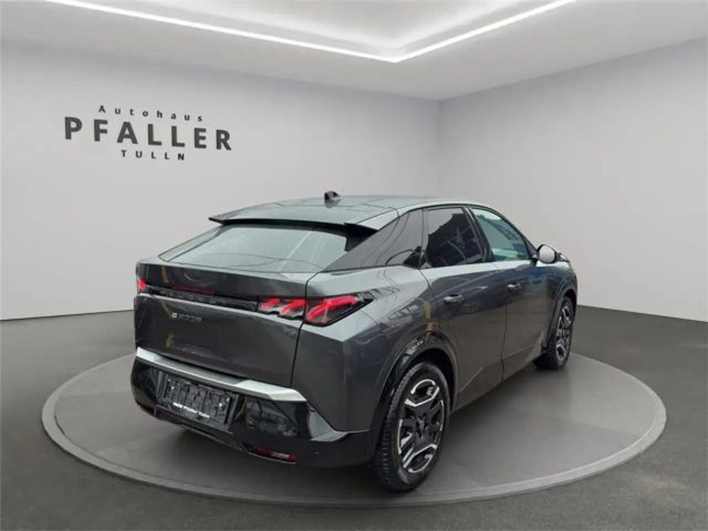 Peugeot E-3008