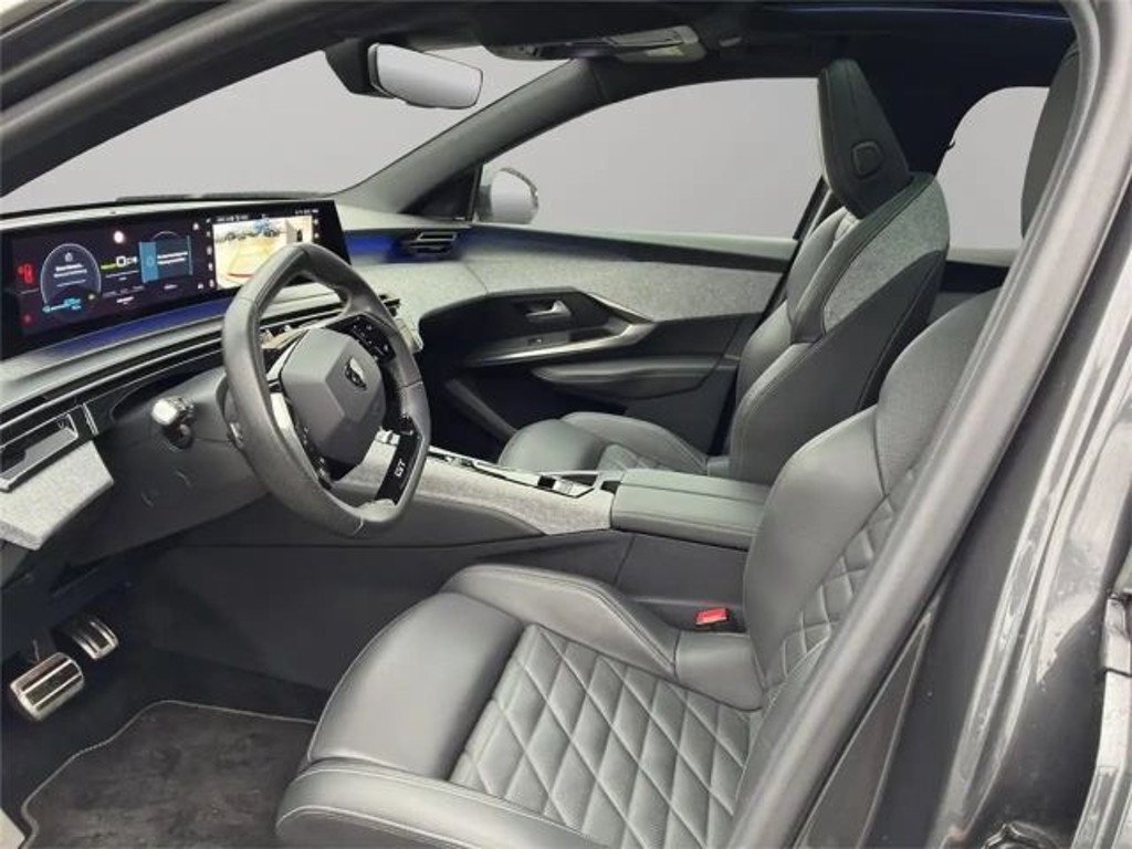 Peugeot E-3008