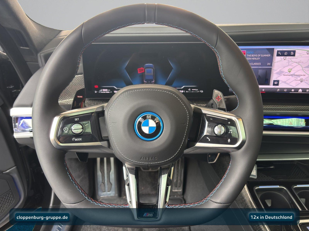 BMW M760