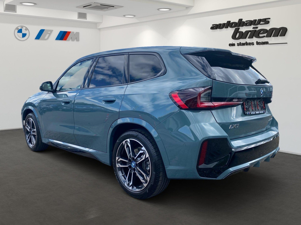 BMW iX1