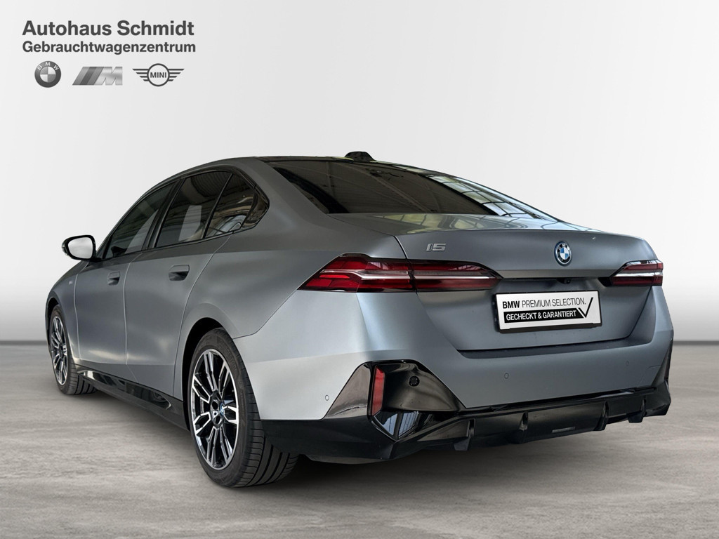 BMW i5