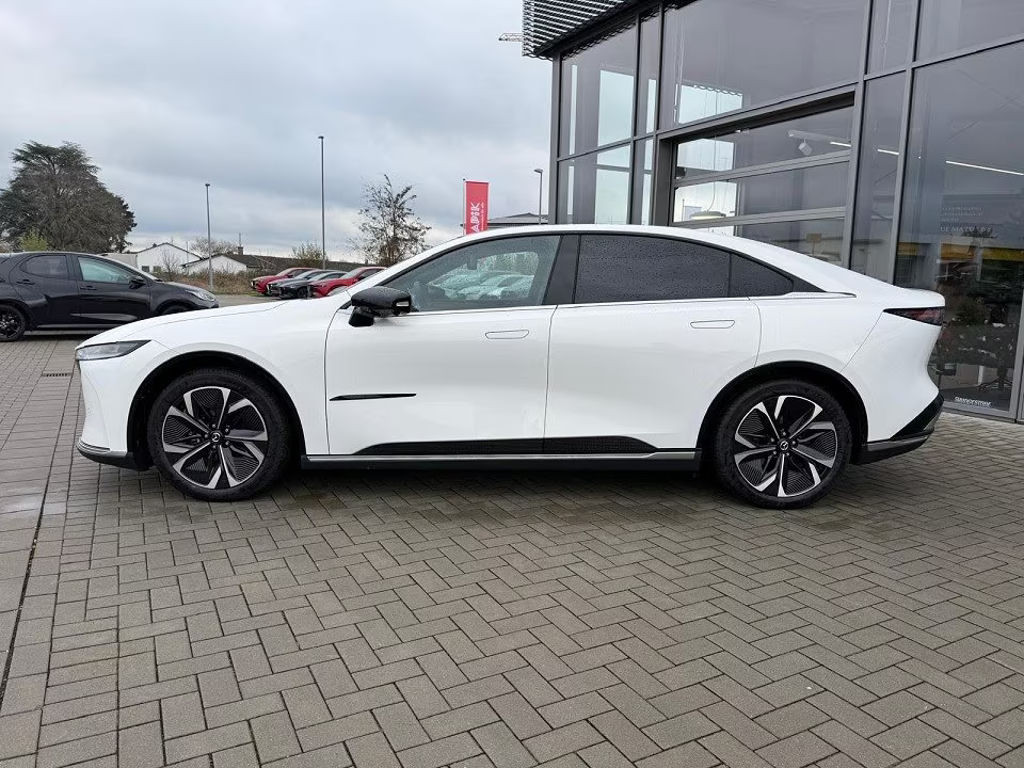 Mazda 6e
