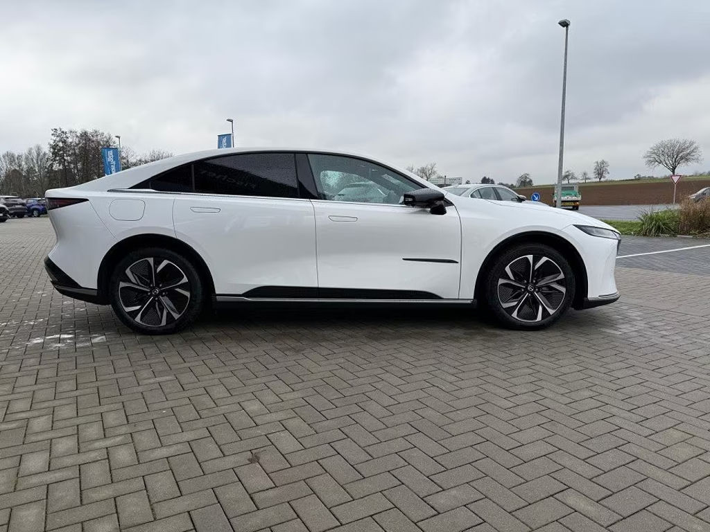 Mazda 6e