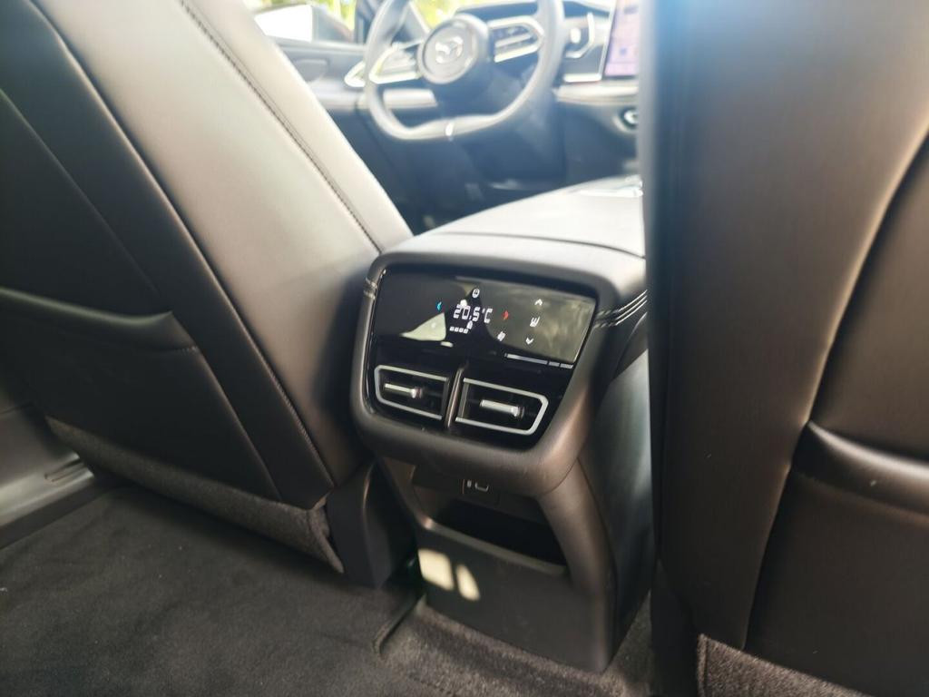 Mazda 6e
