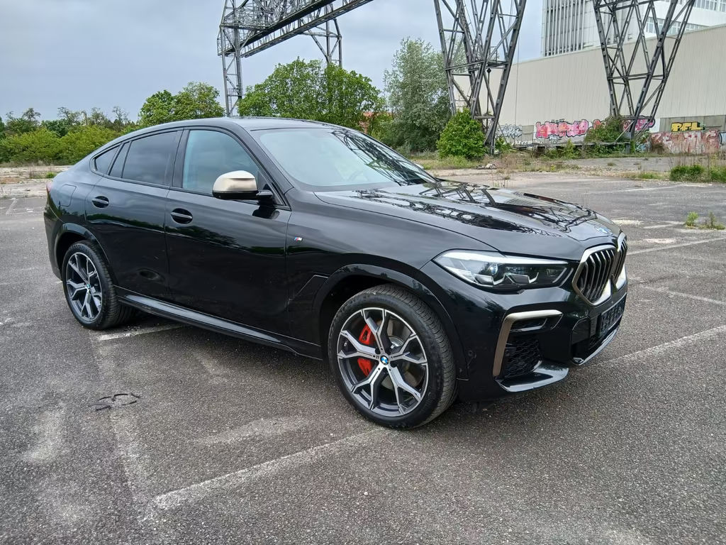 BMW X6 M50i