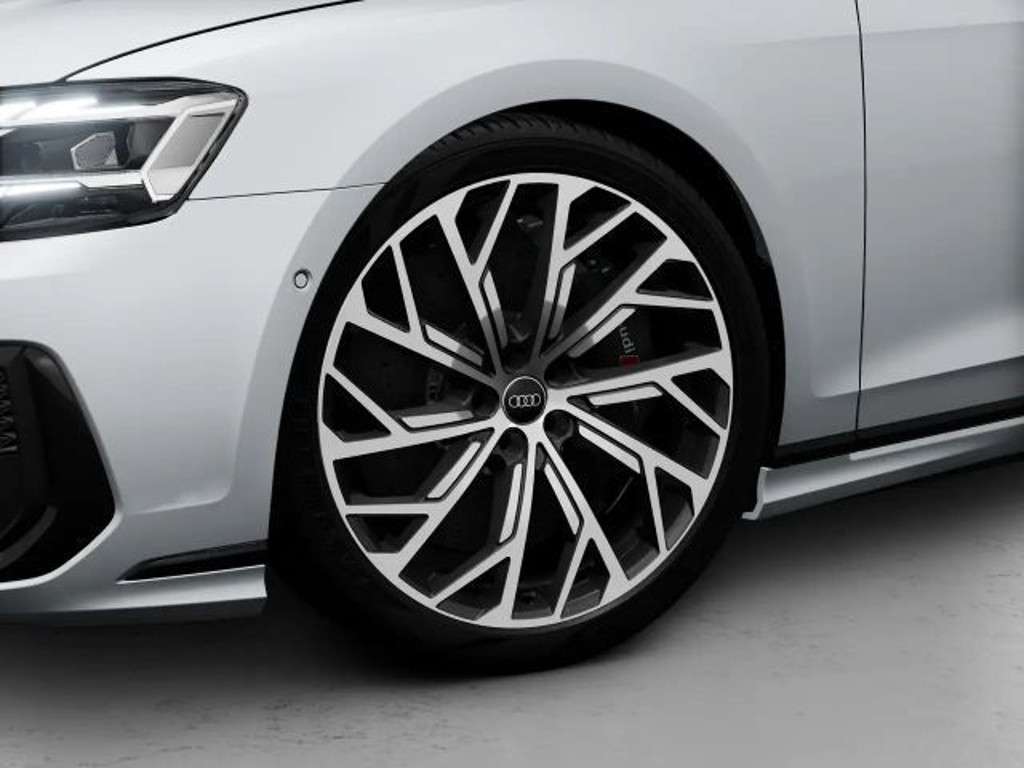 Audi S8