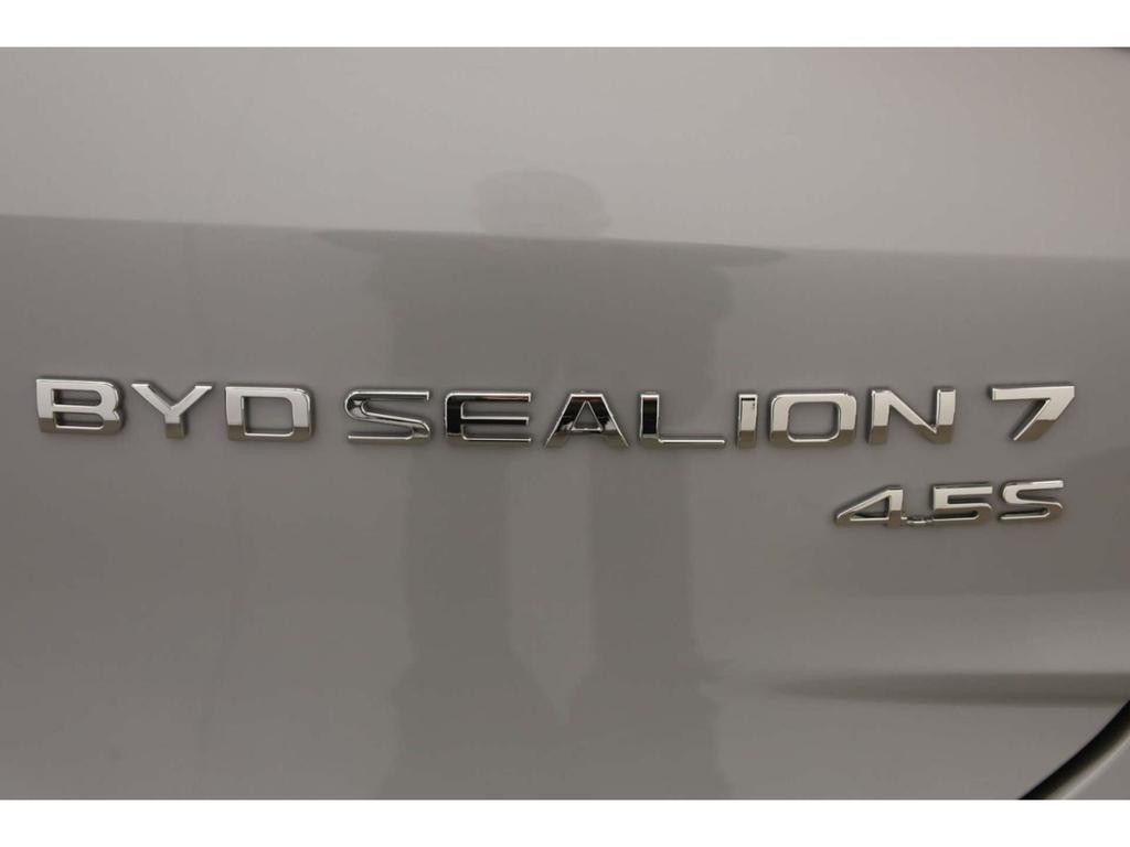 BYD Sealion 7