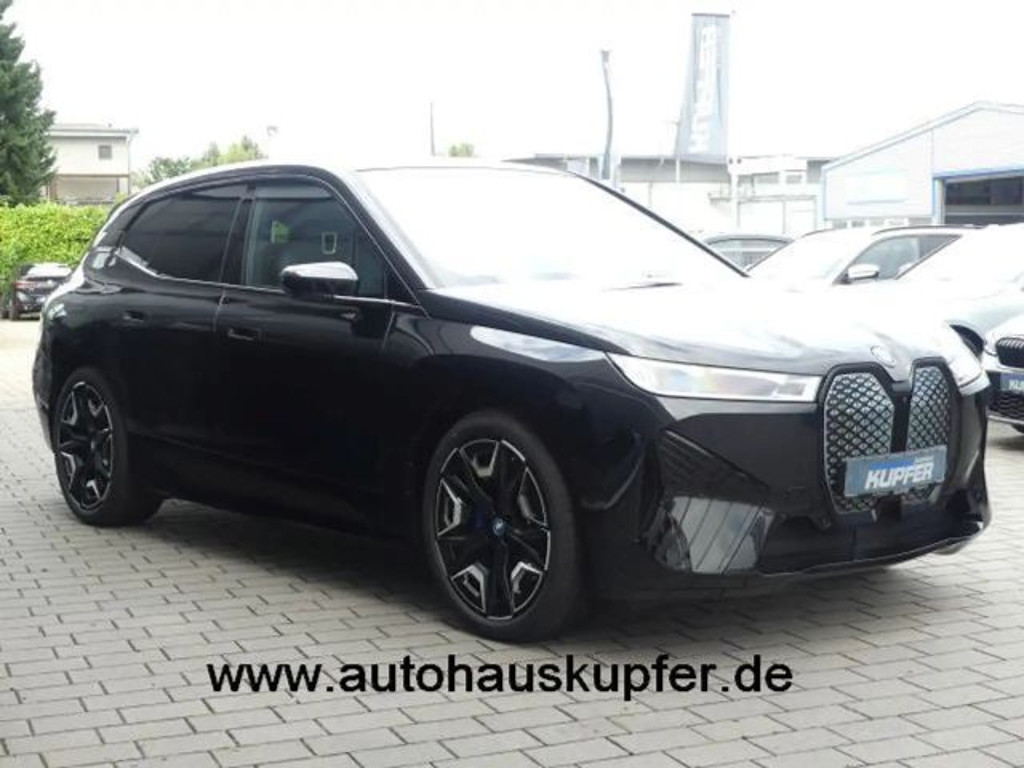 BMW iX
