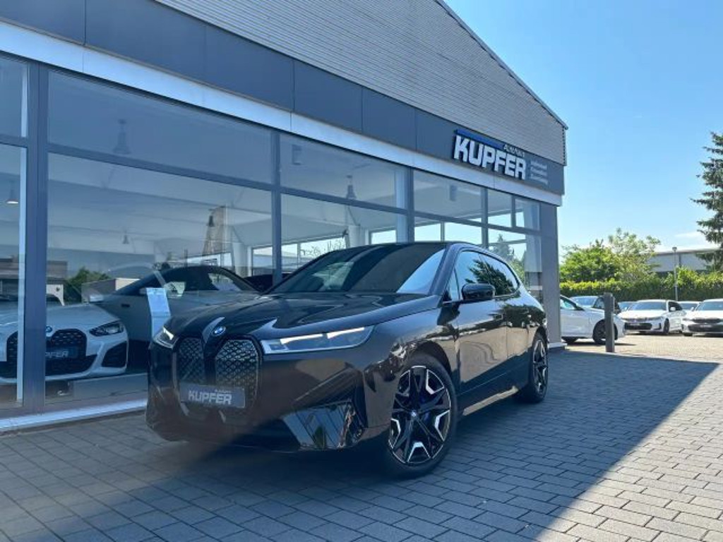 BMW iX
