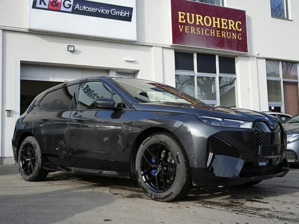BMW iX xDrive50