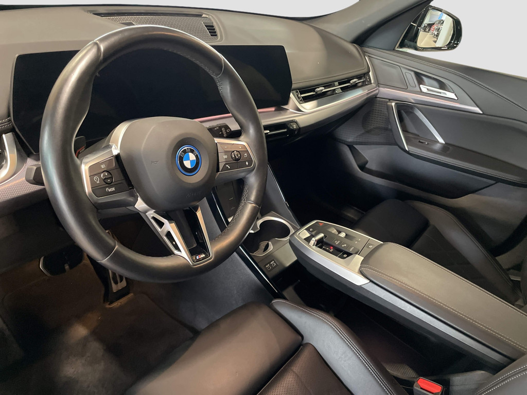 BMW iX1