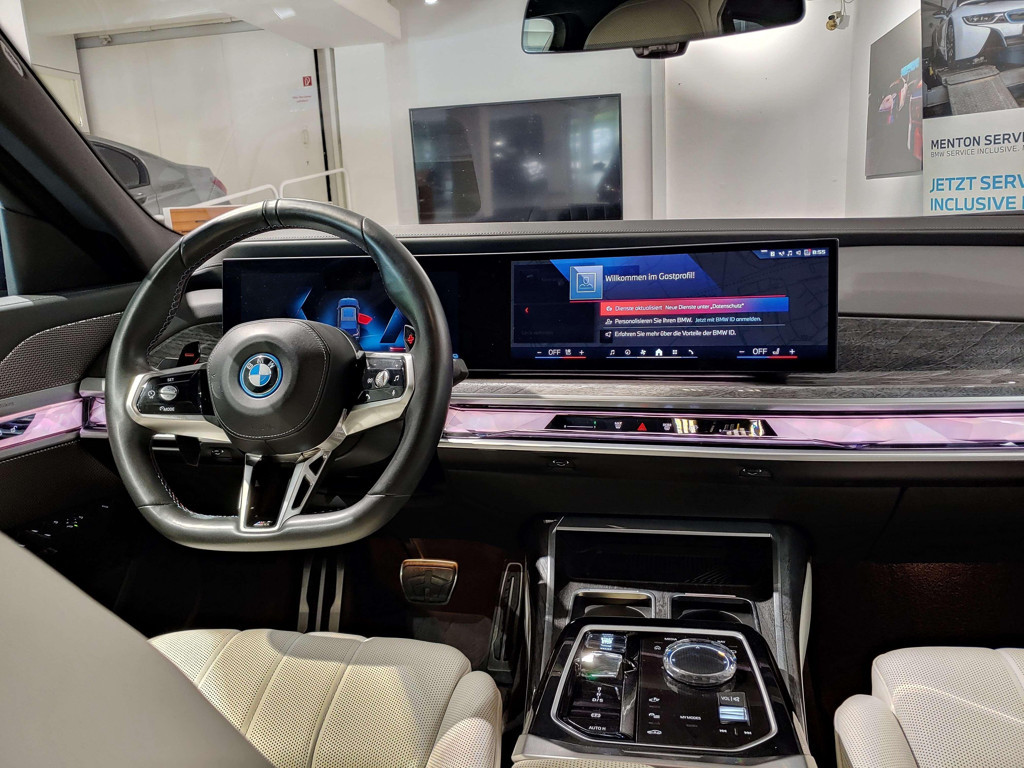 BMW M760