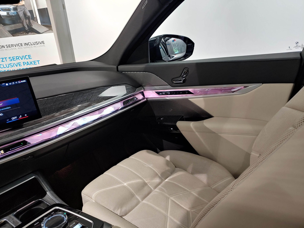BMW M760
