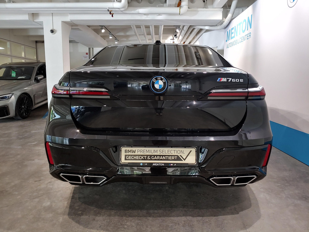 BMW M760