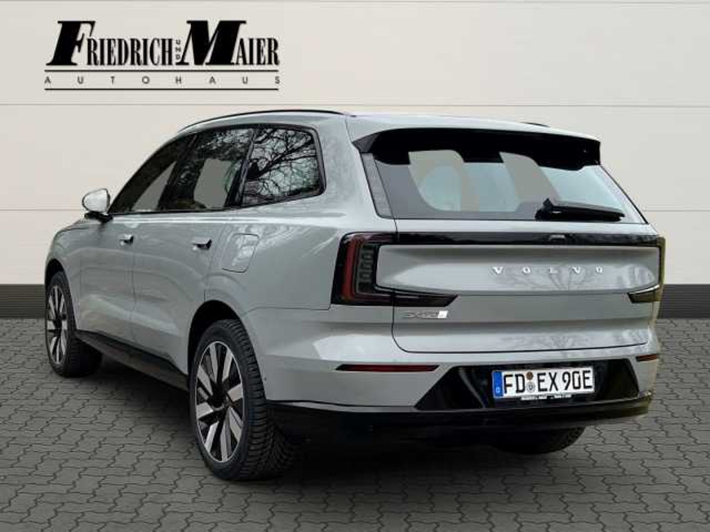 Volvo EX90