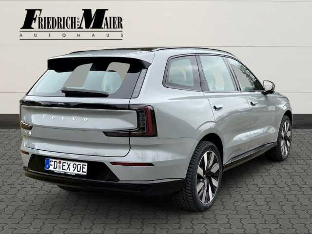 Volvo EX90