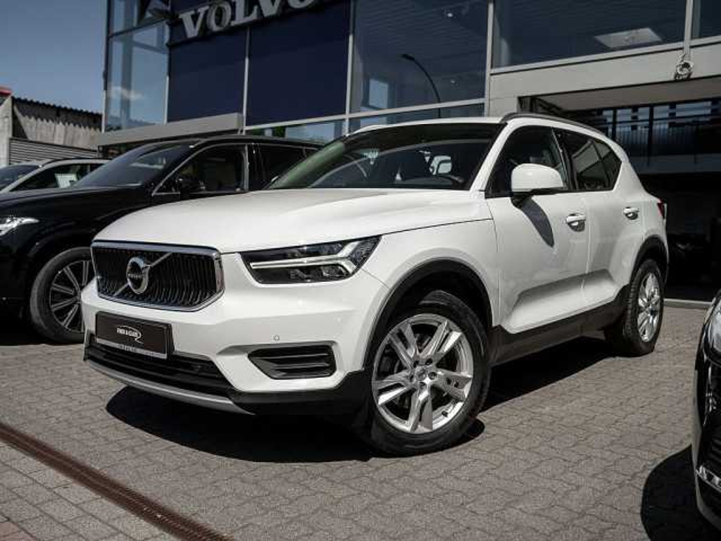 Volvo XC40 AWD Momentum