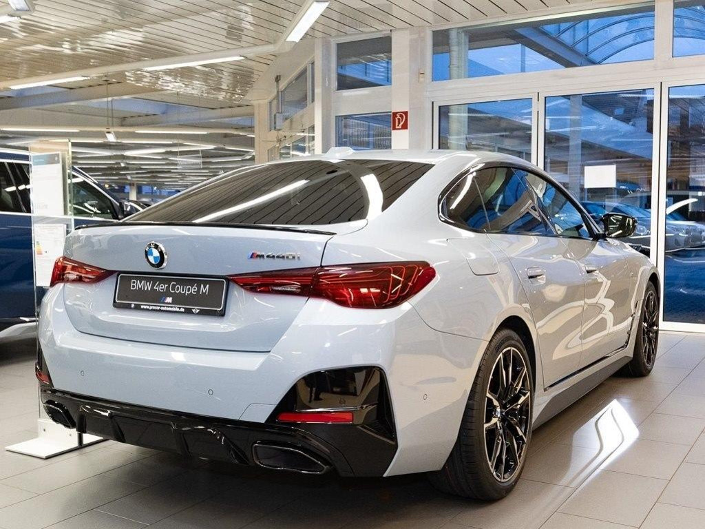 BMW M440