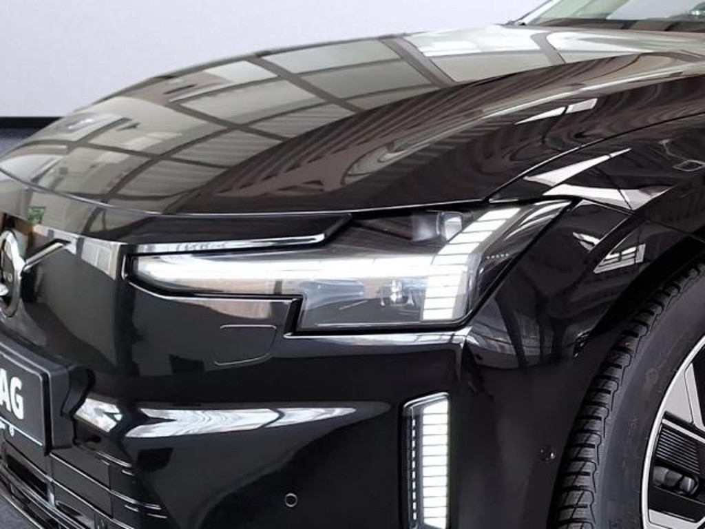 Volvo ES90