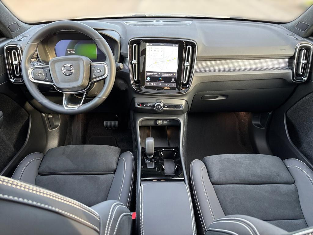 Volvo EX40